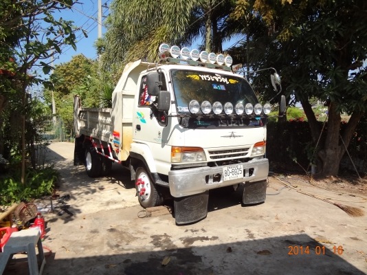 ขาย 6 ล้อ ดั้ม isuzu 195 เเรง