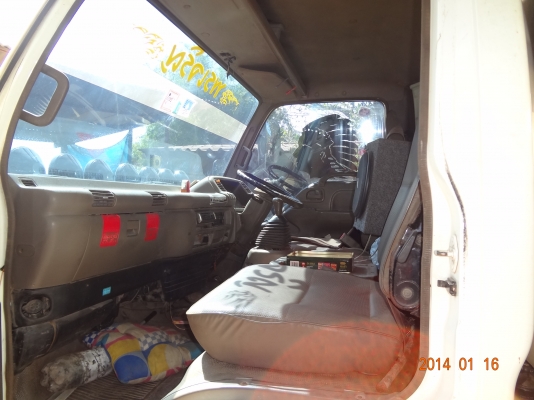 ขาย 6 ล้อ ดั้ม isuzu 195 เเรง