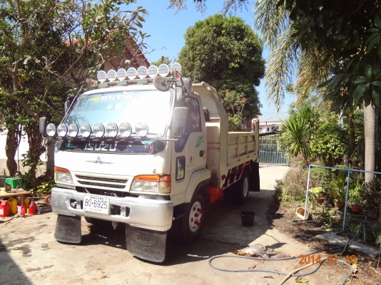 ขาย 6 ล้อ ดั้ม isuzu 195 เเรง