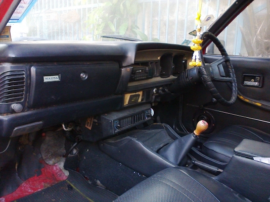 ขายมาสด้า 929 สี่ประตูหน้ายักษ์ ขายมาสด้า 929 สี่ประตูหน้ายักษ์