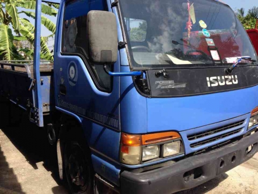ขายรถบรรทุก6ล้อ อีซูซุ NQR ออกป้ายแดง รถประมาร9-10ปี 140แรงม้า 5.5 เมตร