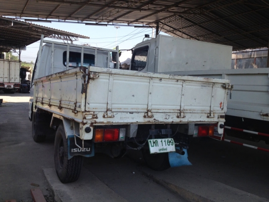 ขายรถบรรทุก 4 ล้อ ทะเบียนไม่ติดเวลา ISUZU NKR ปี 2549 (รถห้างแท้)