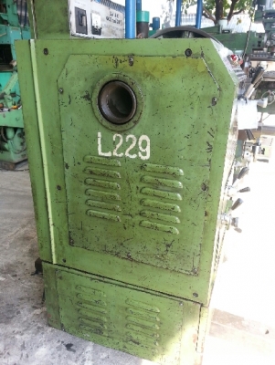 เครื่องกลึง 8  ฟุต รู 4 นิ้ว ขาย 280000