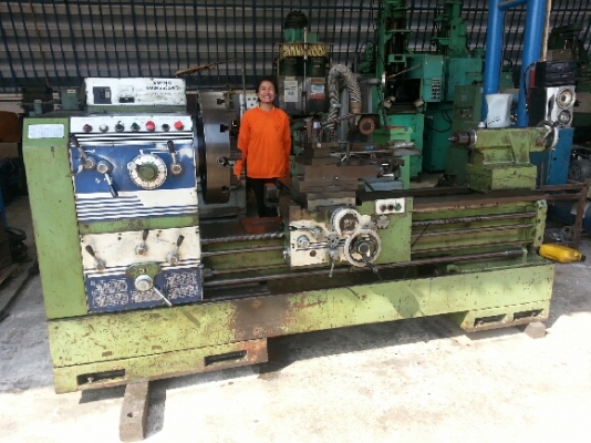 เครื่องกลึง 8  ฟุต รู 4 นิ้ว ขาย 280000
