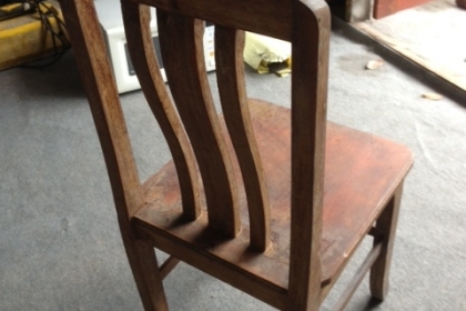 เก้าอี้ไม้มะค่าเก้าอี้ไม้มะค่าไม้แผ่นเดียวงานเก่า 30  ปีที่แล้วครับหนักแน่นนึบสภาพสวยๆครับมีทั้งหมด 10 ตัวราคาคุยกันกันได้