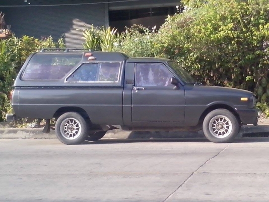 ขายรถ mazda FAMILIA 1300 ประหยัดมากๆถ่ายน้ำมันเครื่อง หัวเทียน ปั๊มติก ล้างคาร์บู กรอง พึ่งเปลี่ยน เครื่องดี สตาท ที่เดียวติด ช่วงล่างโอเค ไม่มีแอร กับ วิทยุ นะครับ ราคานี้ถุกครับผม รถอยู่อุบล นะครับ ขับกลับได้เลย ราคาคุยกันได้ ขายเพราะไม่ค่อยได้ใช้ครับ