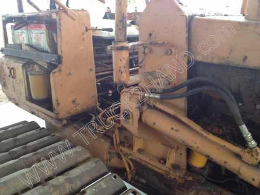 รถแทร็กเตอร์ ยี่ห้อ KOMATSU รุ่น D2-5 รถแทร็กเตอร์ ยี่ห้อ KOMATSU รุ่น D2-5