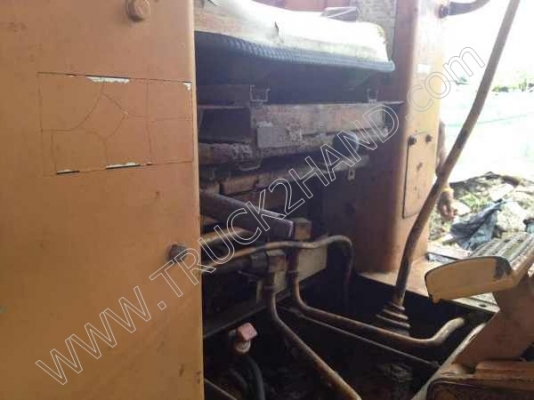 รถแทร็กเตอร์ ยี่ห้อ KOMATSU รุ่น D2-5 รถแทร็กเตอร์ ยี่ห้อ KOMATSU รุ่น D2-5