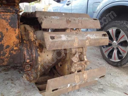 รถแทร็กเตอร์ ยี่ห้อ KOMATSU รุ่น D2-5 รถแทร็กเตอร์ ยี่ห้อ KOMATSU รุ่น D2-5