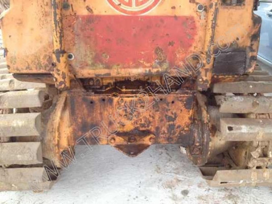 รถแทร็กเตอร์ ยี่ห้อ KOMATSU รุ่น D2-5 รถแทร็กเตอร์ ยี่ห้อ KOMATSU รุ่น D2-5