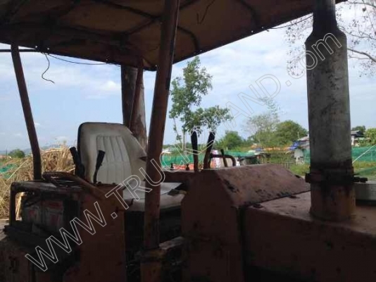 รถแทร็กเตอร์ ยี่ห้อ KOMATSU รุ่น D2-5 รถแทร็กเตอร์ ยี่ห้อ KOMATSU รุ่น D2-5