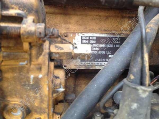 รถแทร็กเตอร์ ยี่ห้อ KOMATSU รุ่น D2-5 รถแทร็กเตอร์ ยี่ห้อ KOMATSU รุ่น D2-5