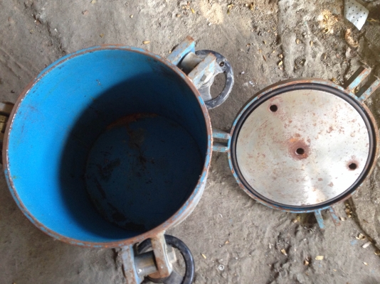 ขายเก็บลมถังพ่นสี สภาพดีเหล็กหนา มีหลายใบครับ