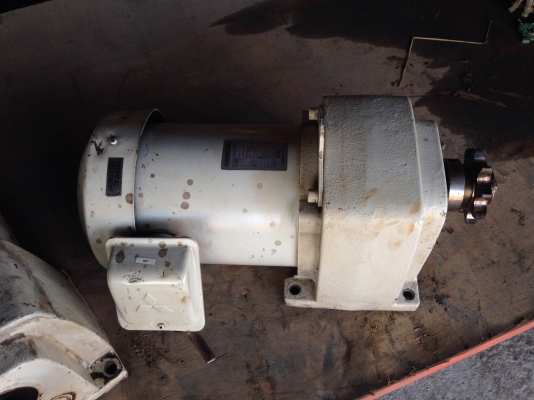 ขายมอเตอร์เกียร์ Mitsubishi 2 HP. 380 V อัตราทด 1:50 เพลาออกขนาด 32 mm. สภาพสวย วิ่งนิ่ม มี 4 ตัวครับ