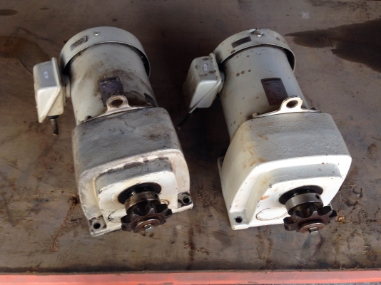 ขายมอเตอร์เกียร์ Mitsubishi 2 HP. 380 V อัตราทด 1:50 เพลาออกขนาด 32 mm. สภาพสวย วิ่งนิ่ม มี 4 ตัวครับ