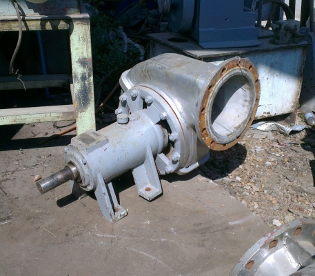 Sell> ขายปั้มหอยโข่งสเตนเลส มือสอง ใบพัดหนา เข้า 10" นิ้ว ออก 10" นิ้ว ใช้มอเตอร์ 40 HP(แรง) ครับ