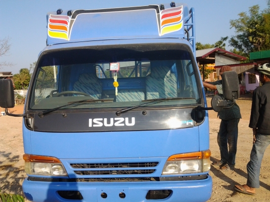 ISUZU  NPR รถประกอบ5น๊อตเครื่อง120แรงม้า4HF1  ยาว4เมตร30  กระจกไฟฟ้า