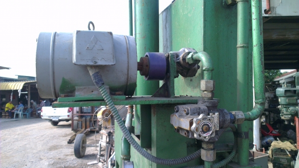 Sell> ขายแท่นอัดกระดาษ/อัดไฮดรอลิค พร้อมใช้งานครับ มอเตอร์ 3 แรง 3 เฟส กำแพงแสน นครปฐมครับ Sell> ขายแท่นอัดกระดาษ/อัดไฮดรอลิค พร้อมใช้งานครับ มอเตอร์ 3 แรง 3 เฟส กำแพงแสน นครปฐมครับ