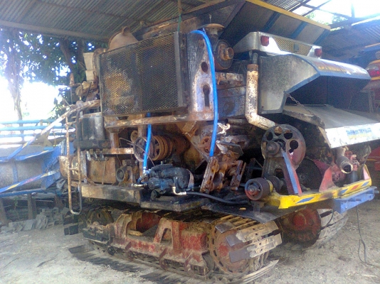 ขายรถเกี่ยวไทยเส็งยนต์เดี่ยวทรนงอุ้ม 2..5ตันโดนเผาไหม้