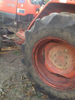 ขายรถไถ KUBOTA  L3408 พร้อมดันหน้า  165,000