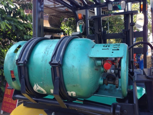 ขายโฟล์คลิฟท์ komatsu รุ่น16 ติดแก๊ส เสา3ม. 2.5ตัน ขายโฟล์คลิฟท์ komatsu รุ่น16 ติดแก๊ส เสา3ม. 2.5ตัน