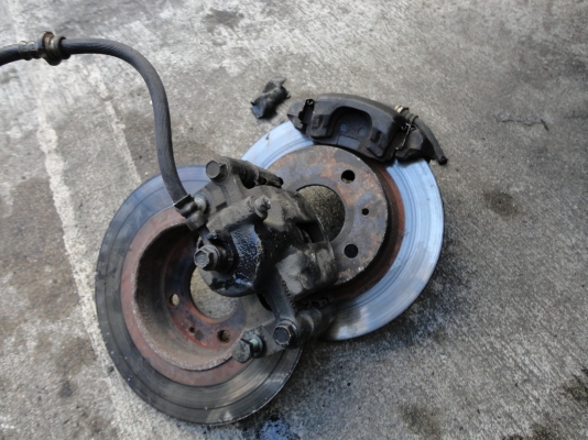 ขายชุดดิสเบรคหน้า 1ชุด ราคา 1000 บาท