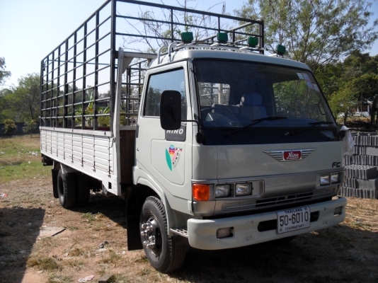 รถบรรทุก 6 ล้อกลาง