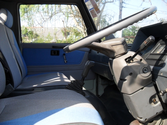 รถบรรทุก 6 ล้อกลาง รถบรรทุก 6 ล้อกลาง