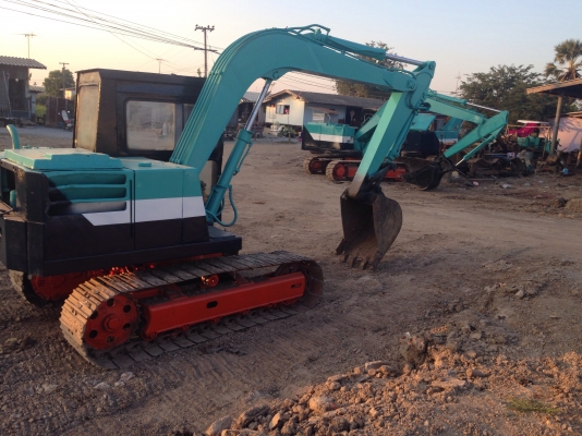 ขายKOMATSU PC60-2 สภาพสวยพร้อมใช้งาน เครื่องดี ช่วงล่างดี ใบแทร็กเต็ม ราคาต่อรองได้