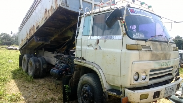 10ล้อ2เพลาดั้ม หัวเจ รถดี สีไม่สวยเครื่อง6BG1 175แรงเครื่องสวย แห้ง เบรคทิฟฟี่ พ.เพาเวอร์ ช่วงล่างสวย เล่มพร้อมภาษีไม่ขาด