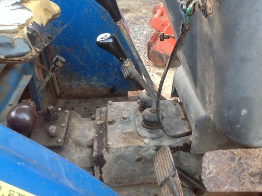 ปัญญาแทรคเตอร์มาแล้ว...จัดมาให้ครับ แชมป์ MX 6255 ตัวเปล่า ตามสภาพครับ