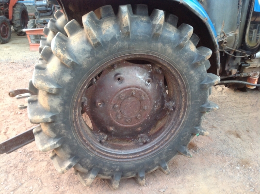 ปัญญาแทรคเตอร์มาแล้ว...จัดมาให้ครับ แชมป์ MX 6255 ตัวเปล่า ตามสภาพครับ