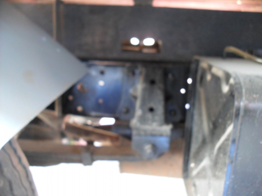 รถบรรทุก 4 ล้อกลาง