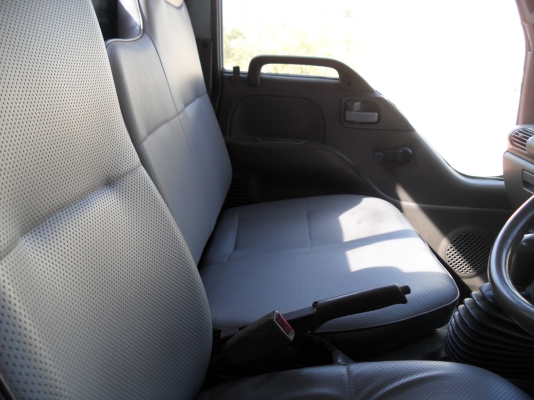 รถบรรทุก 4 ล้อกลาง