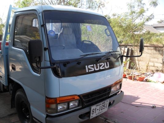 รถบรรทุก 4 ล้อกลาง