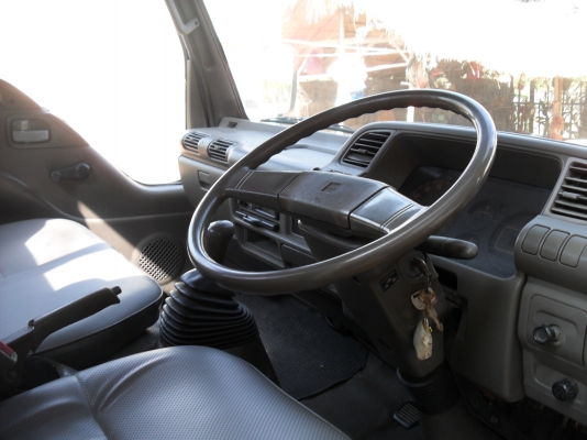 รถบรรทุก 4 ล้อกลาง