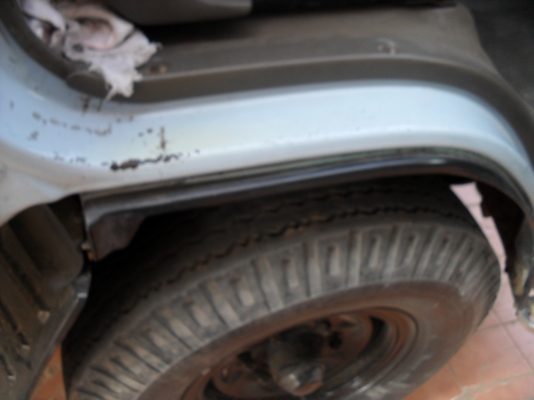 รถบรรทุก 4 ล้อกลาง