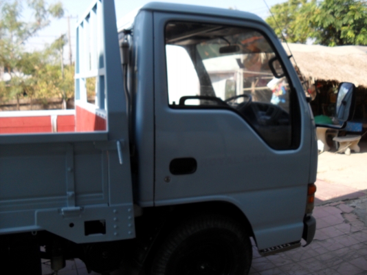 รถบรรทุก 4 ล้อกลาง