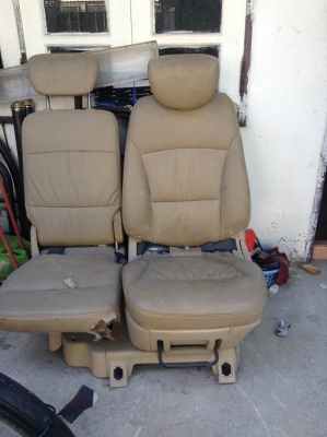 ขายเบอะของรถตู้ฮุนไดสองคู่