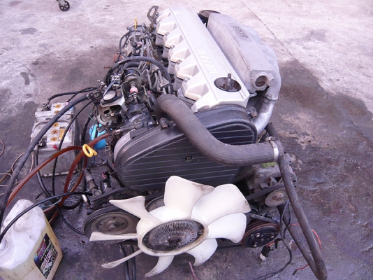 ขายเครื่องยนต์ดีเซล Nissan RD28 Auto สวยๆ