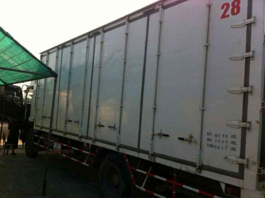 6ล้อบรรทุกตู้10บาน7.5ม.ปี55