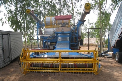 ขายรถเกี่ยวข้าว ไทยเจริญ  เครื่อง มิสซู 6D17 เทอโบร์ ติดต่อ 088-7243147