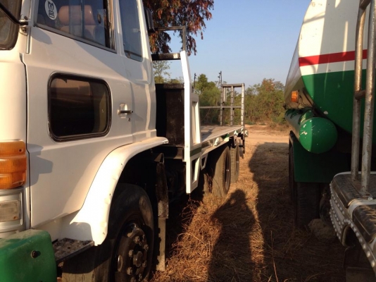 10ล้อเทเลอร์เครื่อง195 พร้อมใช้ เอกสารพร้อมโอน ขึ้นแม็คโค200 ครับ