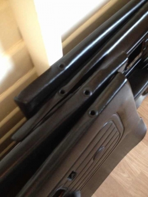 ขายแผงประตู BMW e30 4ประตู หนังดำ 4ชิ้น กิฟล็อกครบพร้อมมือจับ สภาพดีเอาไปใสได้เลยคับ. ราคา2900บาท โทร0875077464โส กทม