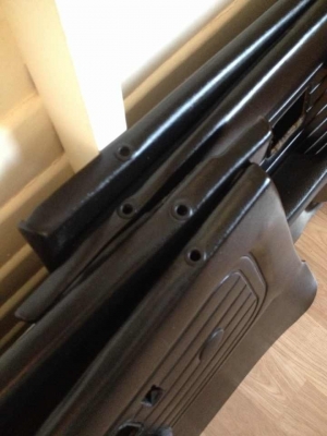 ขายแผงประตู BMW e30 4ประตู หนังดำ 4ชิ้น กิฟล็อกครบพร้อมมือจับ สภาพดีเอาไปใสได้เลยคับ. ราคา2900บาท โทร0875077464โส กทม