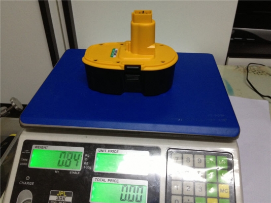 Battery Dewalt NiMH 18V 2000mAh หนัก 0.84kg สำหรับสว่านไร้สาย Battery Dewalt NiMH 18V 2000mAh หนัก 0.84kg สำหรับสว่านไร้สาย