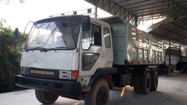 ขายด่วนไอ้หลงสิบปีดสองเพลาดั้ม FN527MA195แรง  พร้อมใช้จัดแนนท์ได้โทร 0801515451