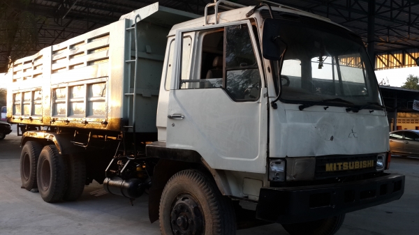 ขายด่วนไอ้หลงสิบปีดสองเพลาดั้ม FN527MA195แรง  พร้อมใช้จัดแนนท์ได้โทร 0801515451