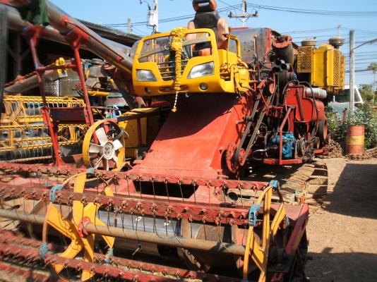 ขายรถเกี่ยวข้าวศักดิ์พัฒนา *แยกชิ้นส่วนขาย ต้องการส่วนไหนก็ได้*