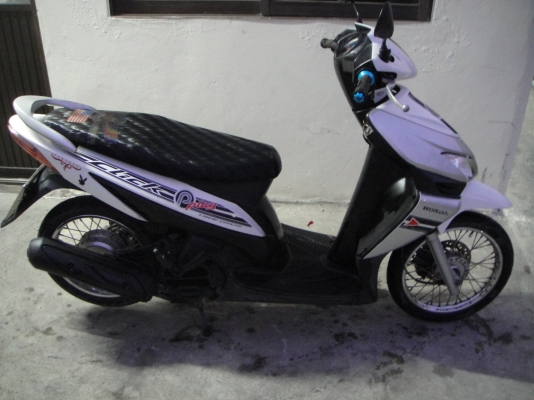 ขายHonda Click Play สีขาว-เทา ปี51